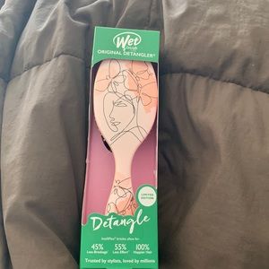 📌NEW WET brush ( detangler)